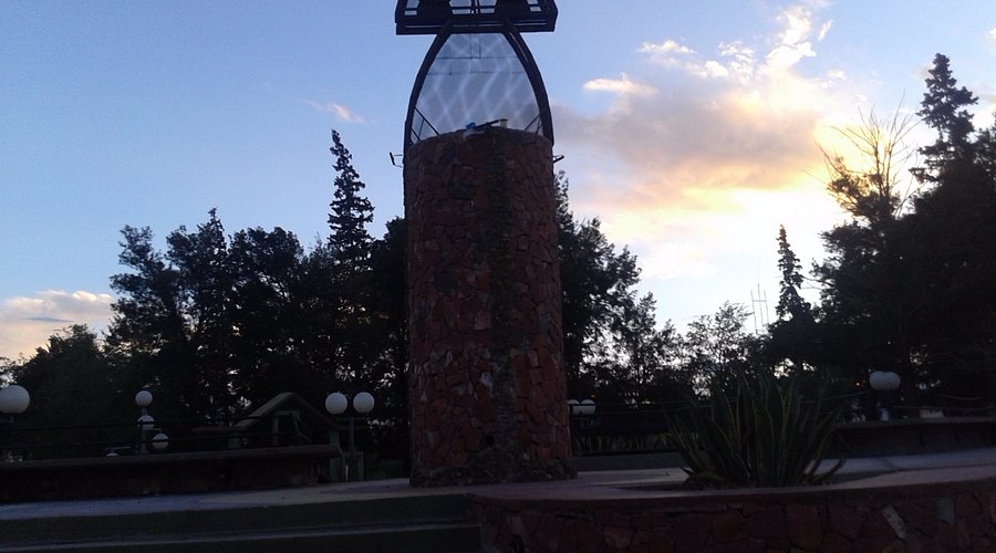 plaza-fray-mamerto-esquiu (1)